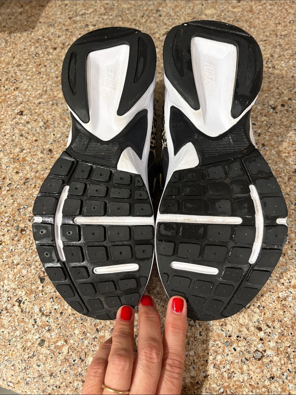 Nike AL8 women's sneakers in a black and leopard print. - Picture 5 of 5